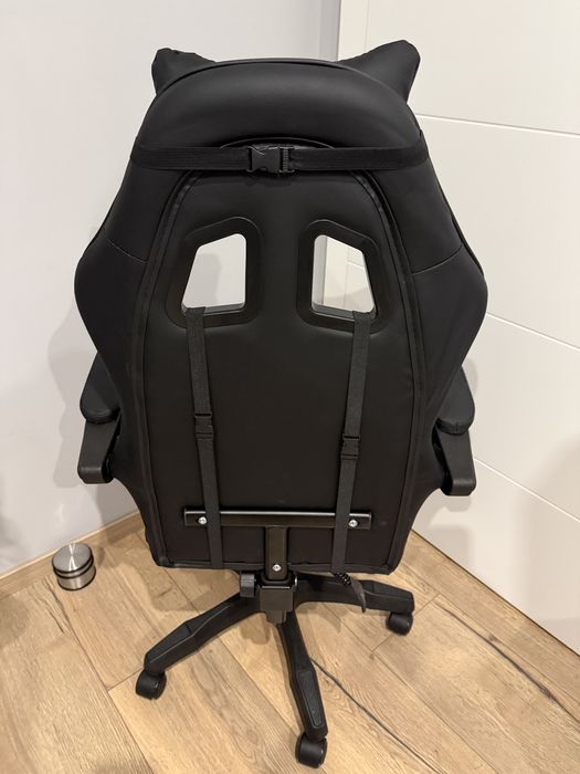 Fajne Krzeslo geamingowe z masażem Nowe !