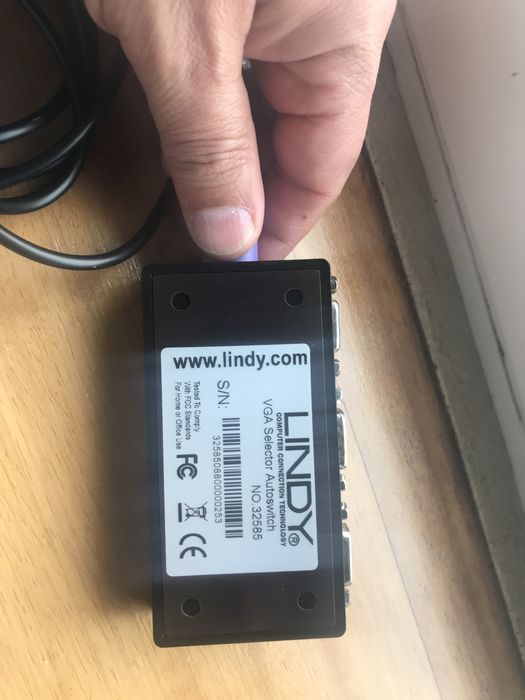 Auto switch marca Lindy (2 portas Vga)