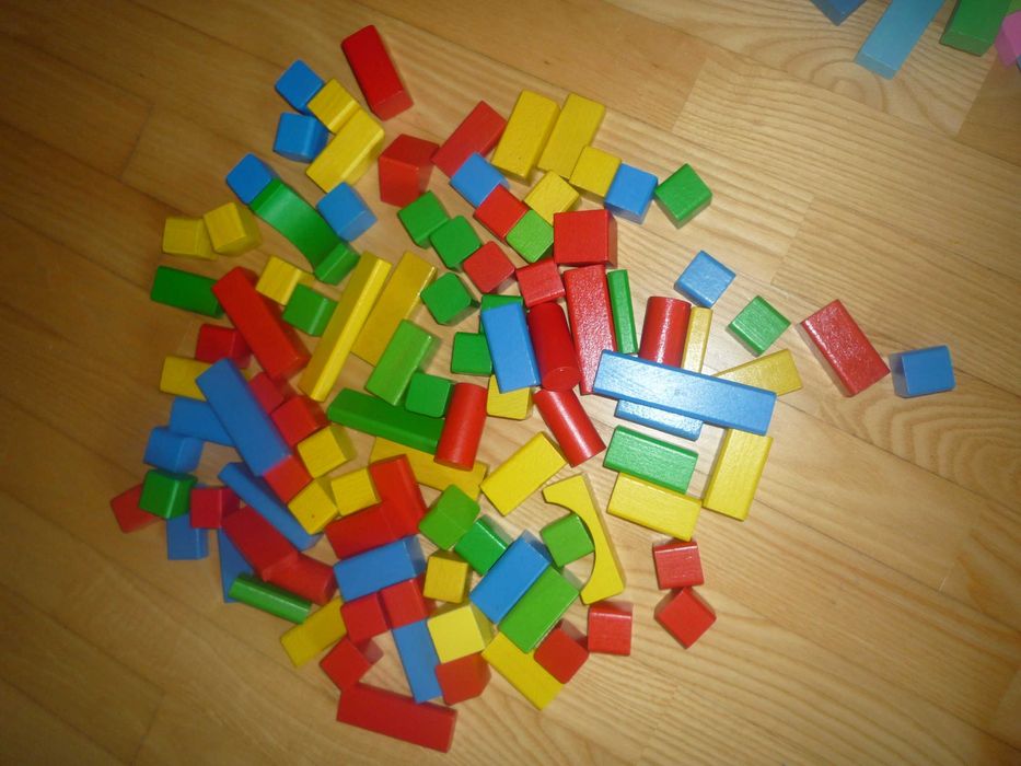 282 szt. KLOCKI DREWNIANE Eichhorn, Marionette