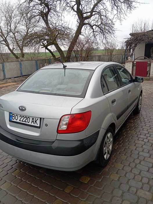 Кіа Rio продається