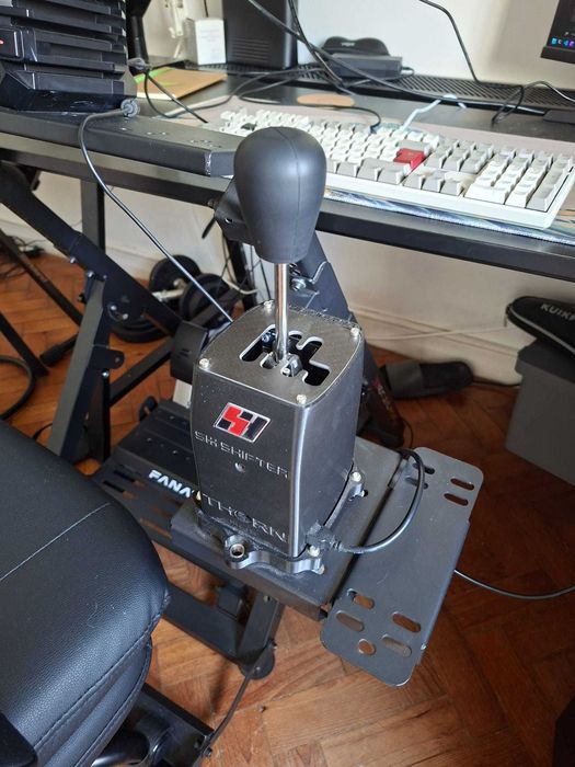Simulador de automóveis (Fanatec, Next Level Racing e SHH Simulation)