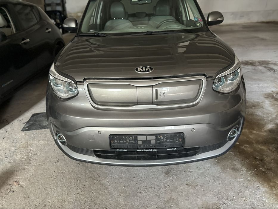 Капот крило фара бампер порт (комплект) Kia Soul EV IM киа сол соул