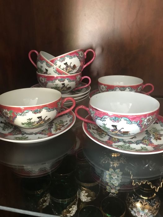 Filiżanki, spodki, serwis