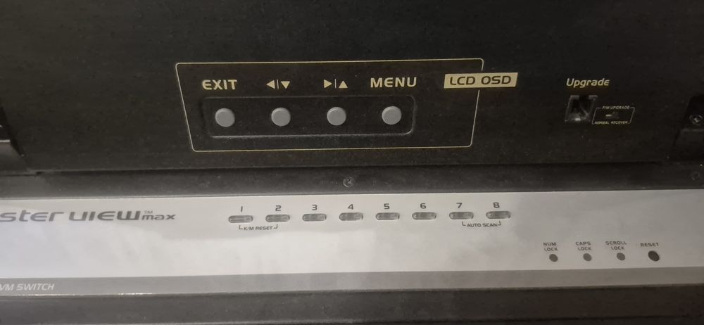 8-Port PS/2 Slideaway LCD KVM Switch ATEN