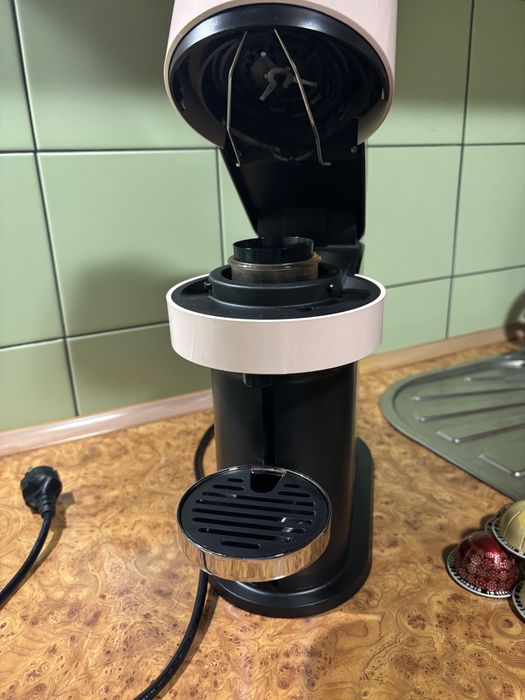 Кофеварка Nespresso Vertuo Next x Chiara Ferragni