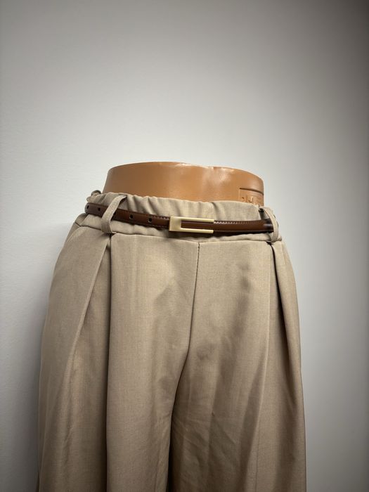 Cienki brązowy pasek z al’a złotą klamrą