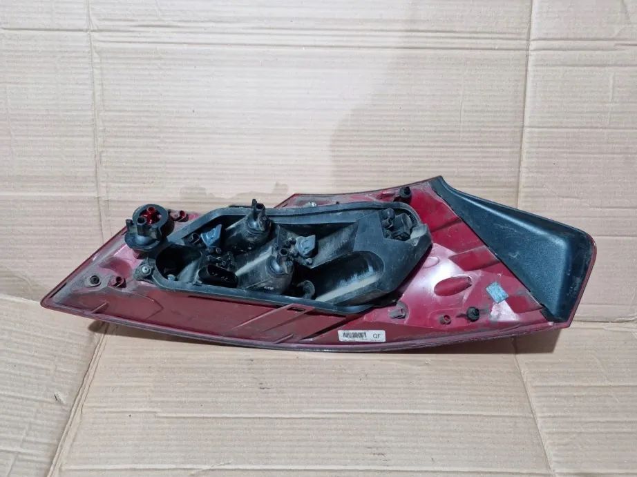 lampa prawa lewa tylna tył opel insignia a kombi