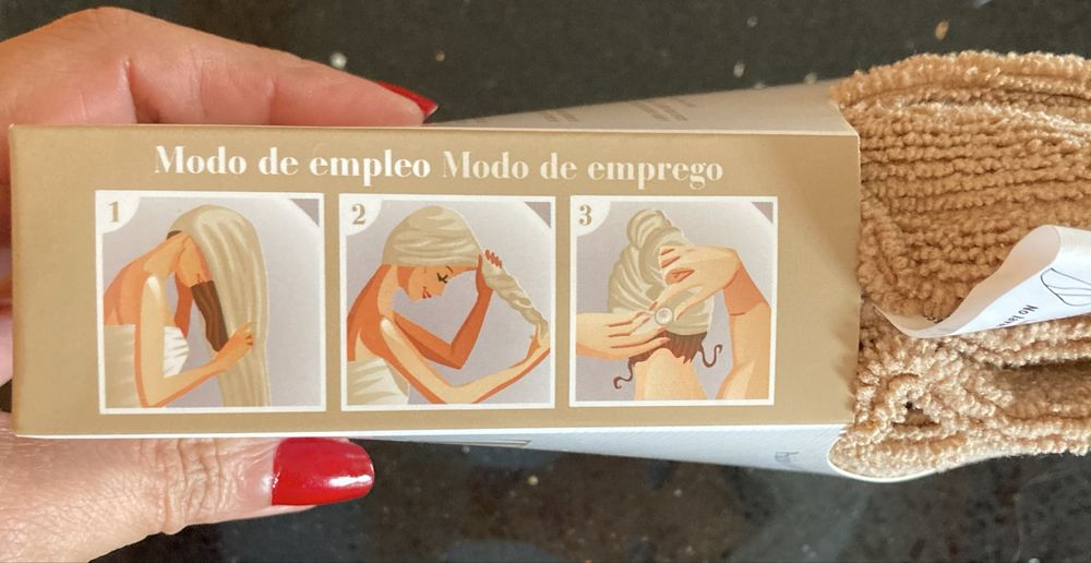 Turbante de microfibra + Kit Essencial Deliplus