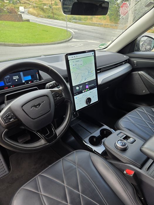 Ford mustang mach e  29000km iva dedutivel