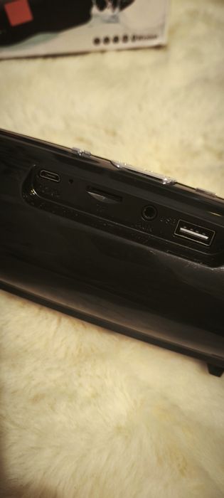 Coluna sem fios portátil.