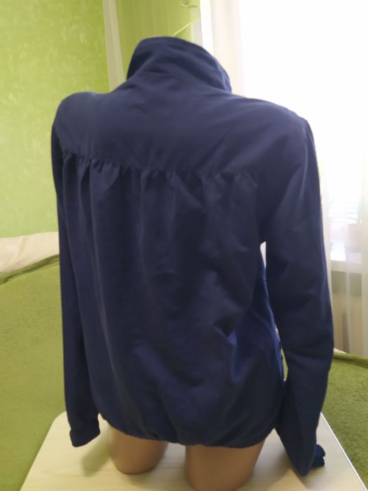 Ветровка , куртка лёгкая