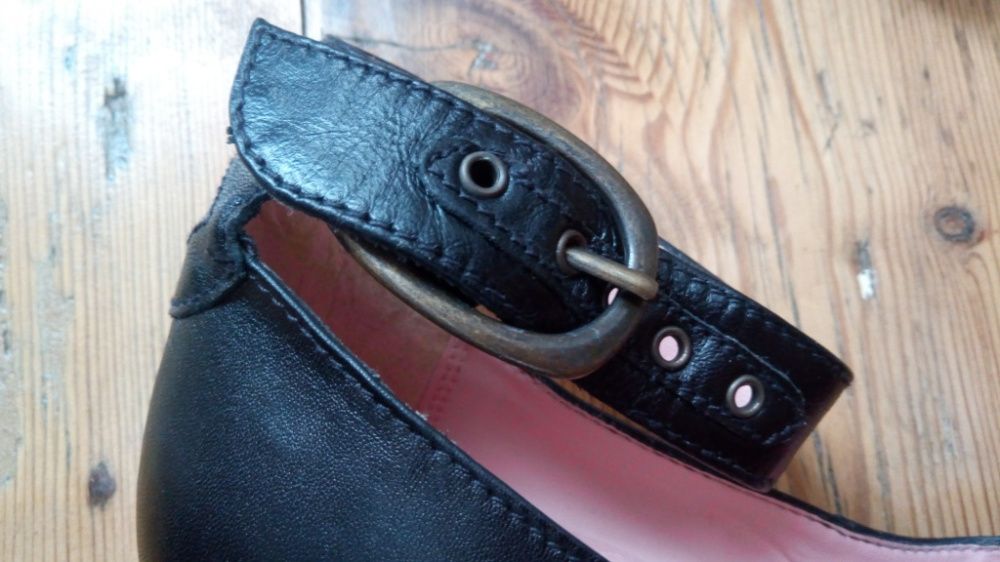 Sapatos de salto alto Bata tamanho 36