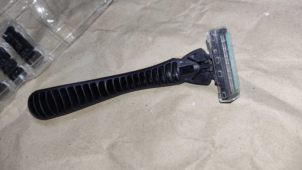 Станок бритвеный с картриджами нрвыми