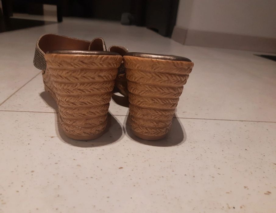 Koturny Graceland r.38