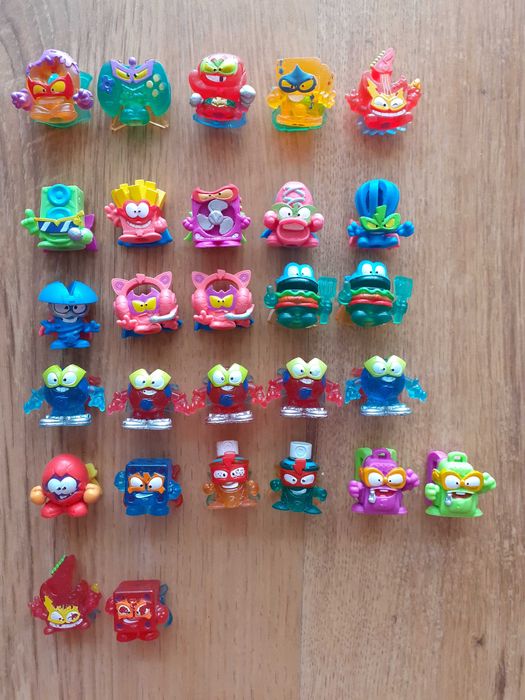 super Zings Seria 9 - 28 figurek, 4 duble, 4 warianty