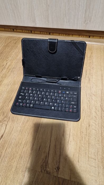 Etui z klawiaturą do tabletu 7" micro-USB | Zamienia tablet w mini lap