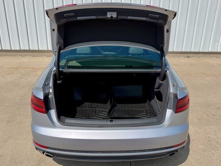 Audi A4 quattro      2018