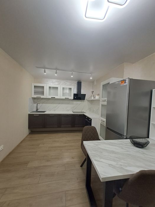 Продаж 2 кімнатної квартири + кухня-студія по вул. Київська.