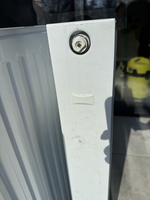 Kaloryfer w kolorze białym