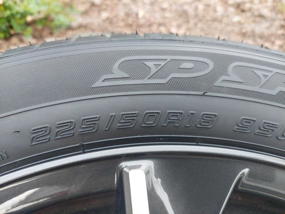 Felgi aluminiowe z NOWYMI letnimi oponami 225/50 r18