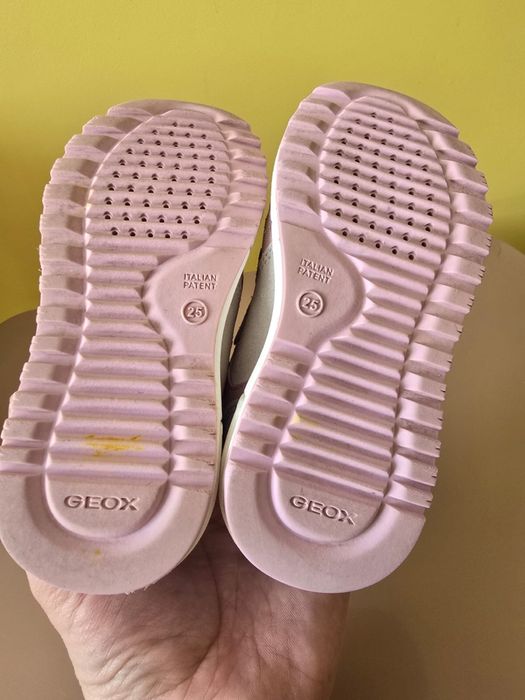 Дитячі кросівки Geox