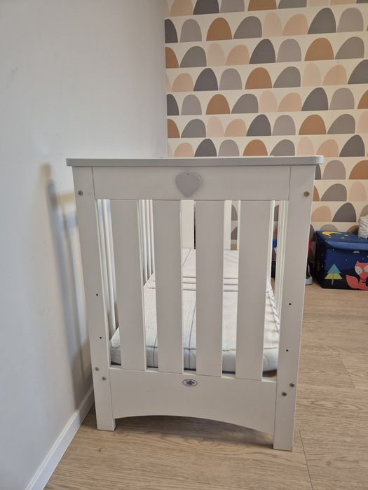 Drewniane łóżeczko dla niemowląt 120x60cm Lorenzo III biało-szare