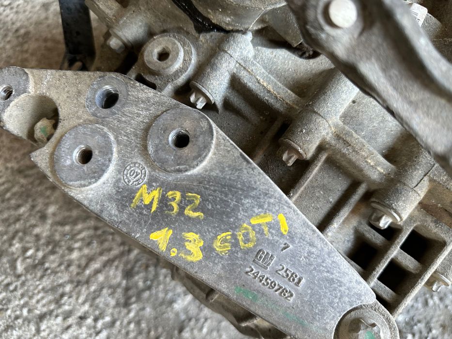 Caixa de velocidades M32 Opel corsa 1.3 CDTI de 6 v