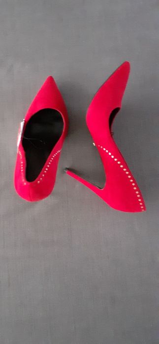 Buty damskie szpileczki firmy Reserved rozmiar 38