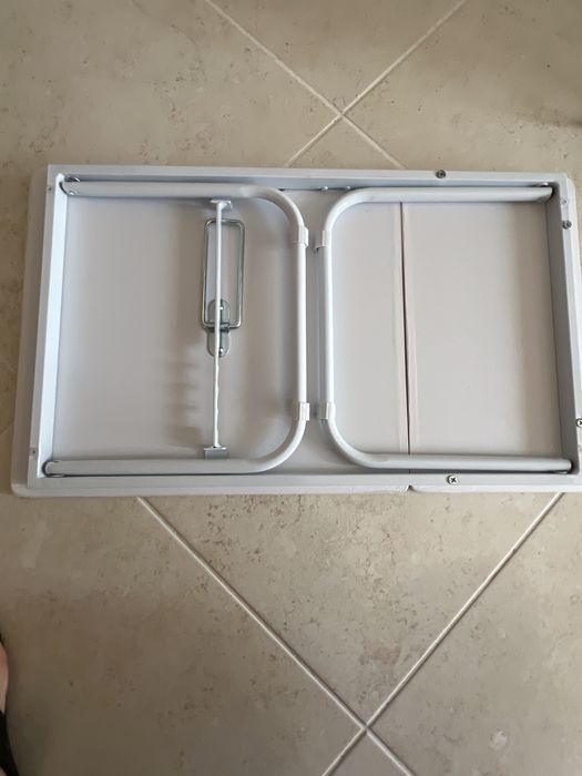 Mesa portatil branca