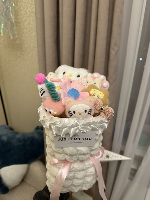 Букет з іграшок хелоу кітті  букет из игрушек hello kitty рожевий