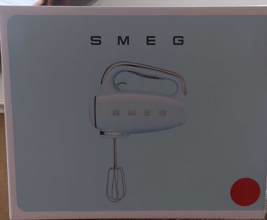 Batedeira Smeg HMF01RDEU NOVA vermelha
