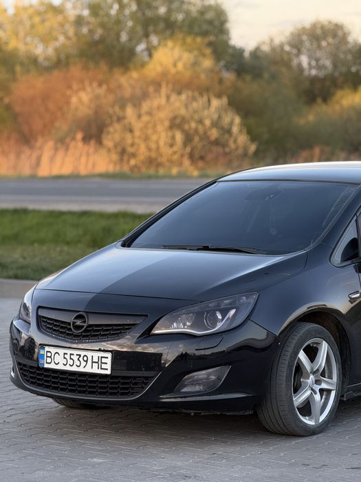Opel Astra J Hatchback