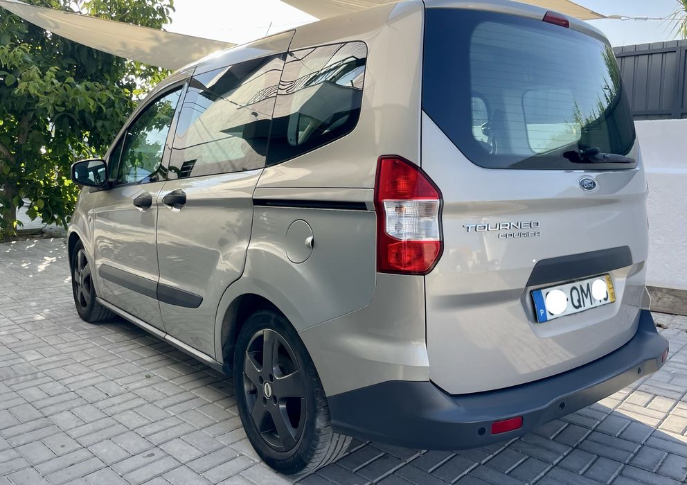 Ford Tourneo courier 1.5 d