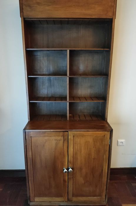 Estante modernista