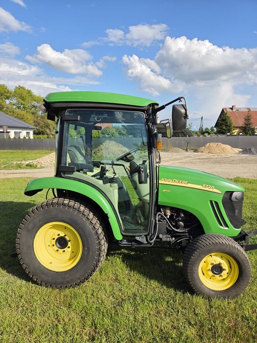 Traktor John Deere 3720 4x4 E-HYDRO