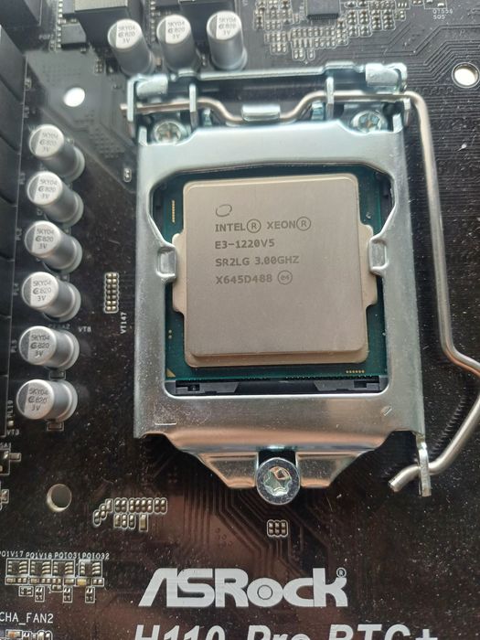 1151 ASRock H110 Pro BTC+ + Xeon E3-1220 v5