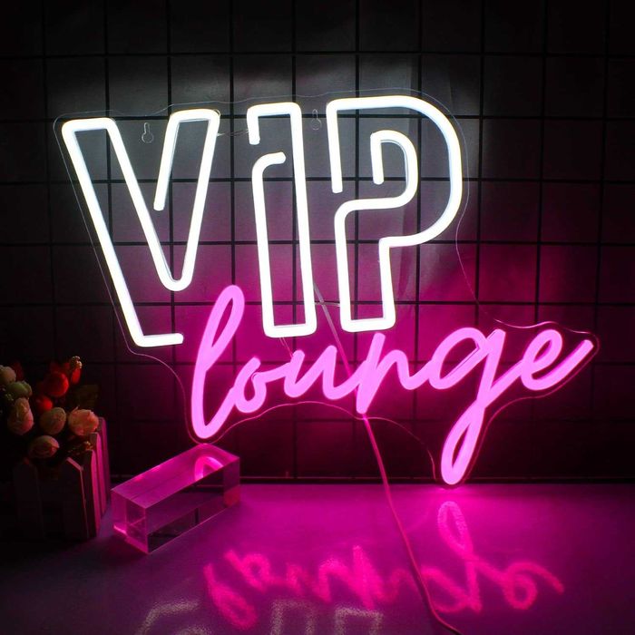 Letreiro Luminoso Néon LED em Acrílico " VIP Lounge " Diferentes Cores