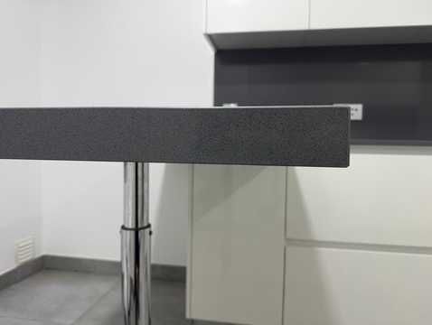 Silestone Pomo Cinza - 2 Bancadas + Península + Backsplash | Sem Uso