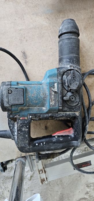 Перфоратор makita hr3000c