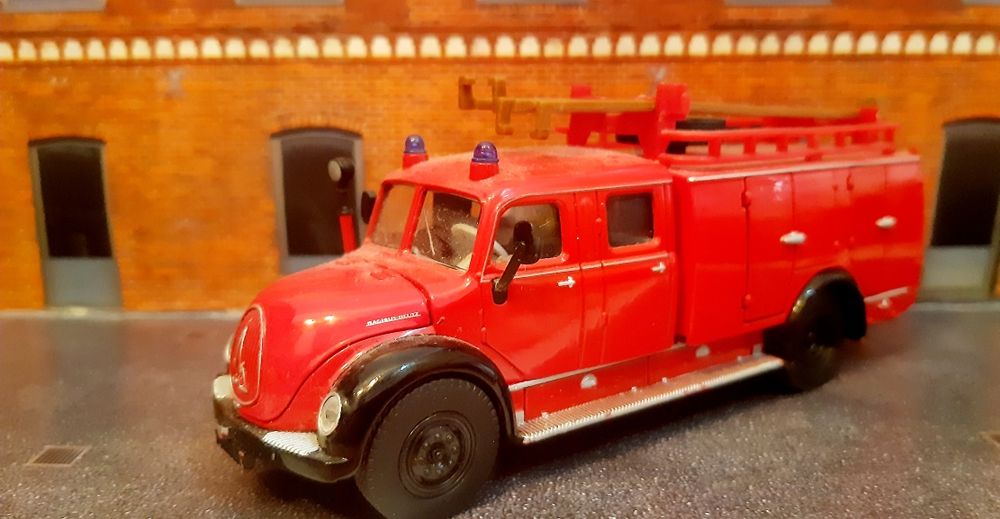Magirus Deutz bombeiros, SIKU escala 1/50