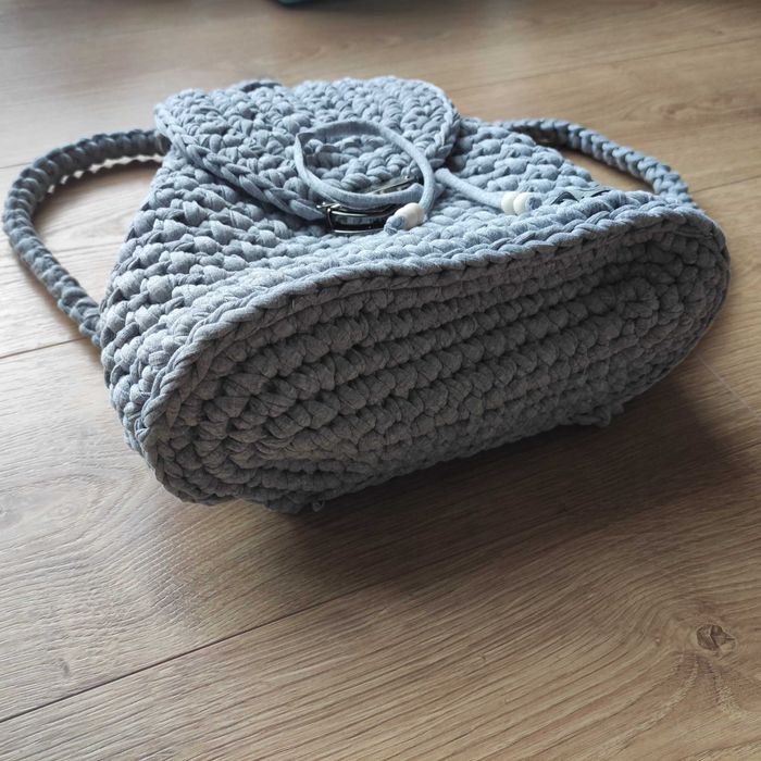 Plecak robiony na szydełku