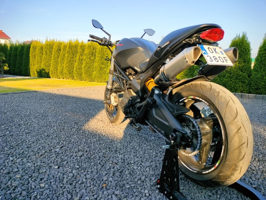 Ducati monster 696