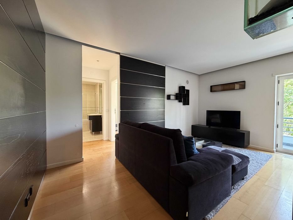 Arrendo Apartamento T1 Mobilado em Santa Clara, Leiria
