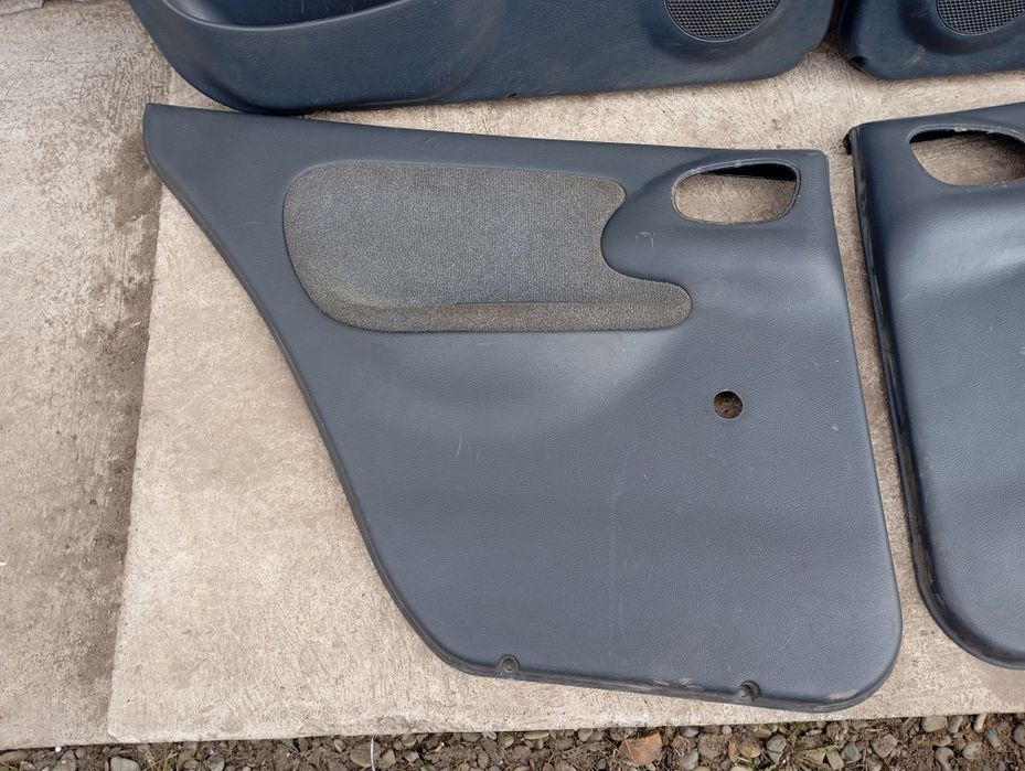 Продам Обшивки дверей ,карти Део Ланос,Сенс