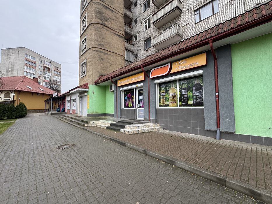 Продаж класного приміщення біля автостанції у Новояворівську