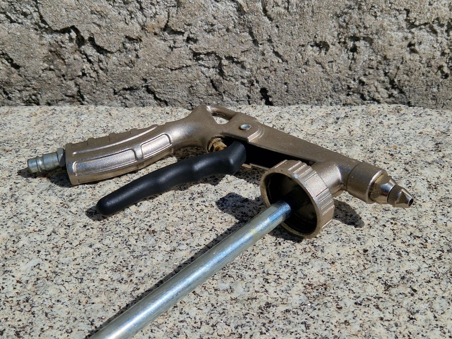 Pistola para aplicar antigravilha ou cera auto