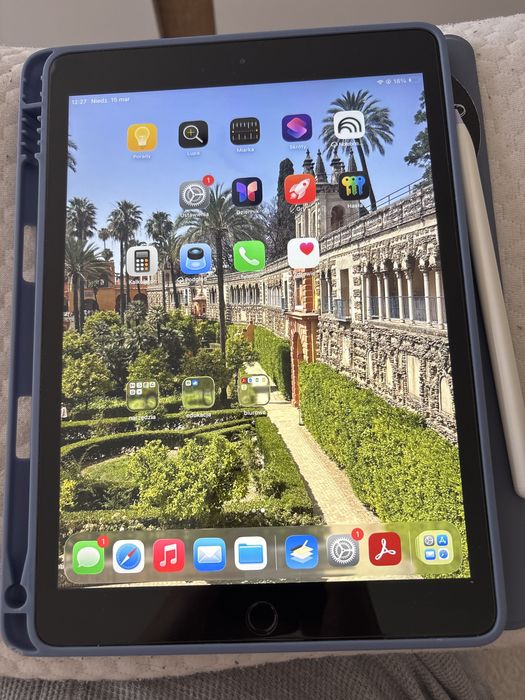 iPad 8th gen, 32 gb, Wi-Fi