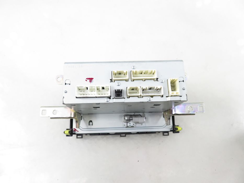 Radio Toyota Auris II (e18)