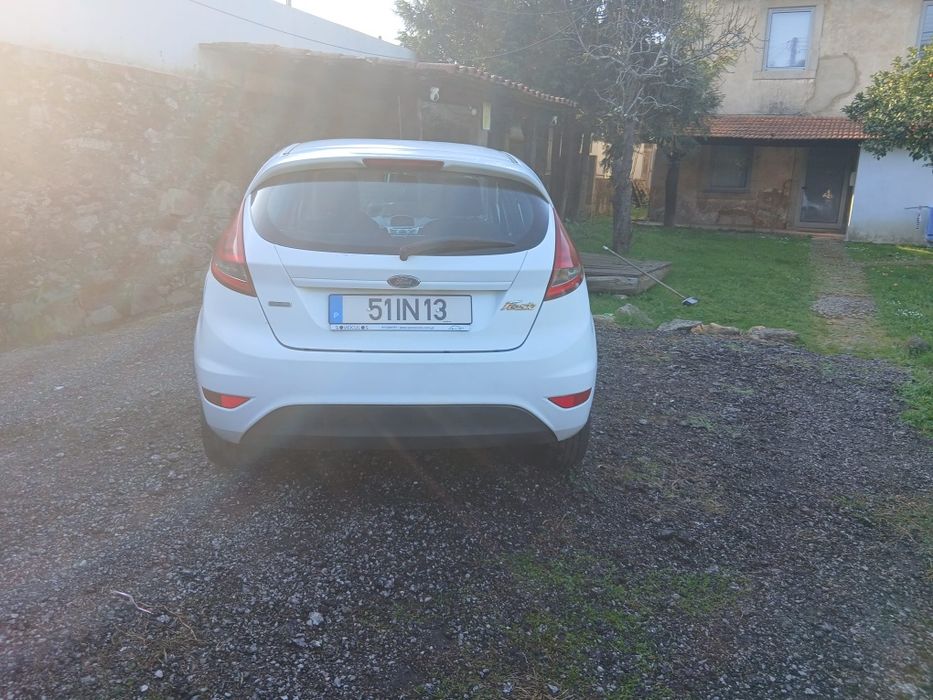Vendo Ford Fiesta
