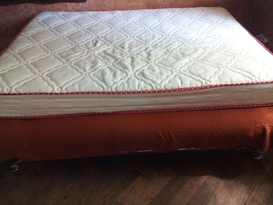 Матрас 140*2 почти новый! И Диван 150*2